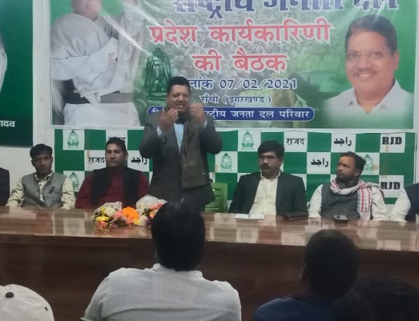 निजी स्कूल नही खुलने से स्कूल प्रबंधन परेशान