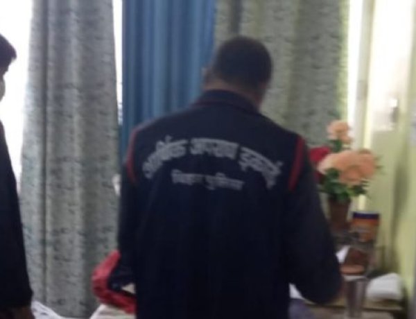बालू से अवैध कमाई करने वाले MVI एवं CO पर EOU ने कसा शिकंजा