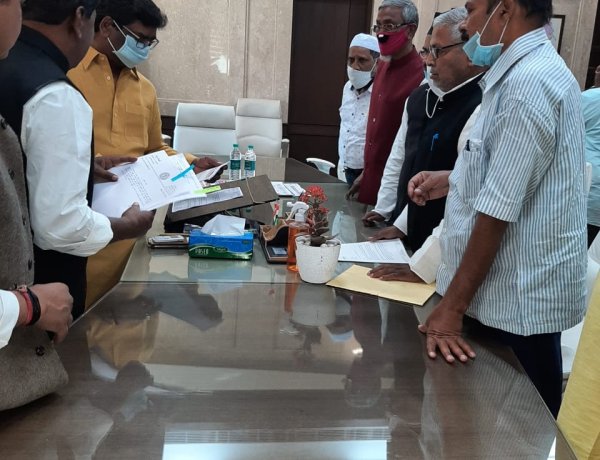 अल्पसंख्यक समुदाय की समस्याओं को ले मुख्यमंत्री से मिला प्रतिनिधिमंडल