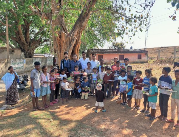 शिक्षा दान कार्यक्रम “पढ़ें,पढ़ाएं और साक्षर बनाएं” अभियान का शुभारंभ