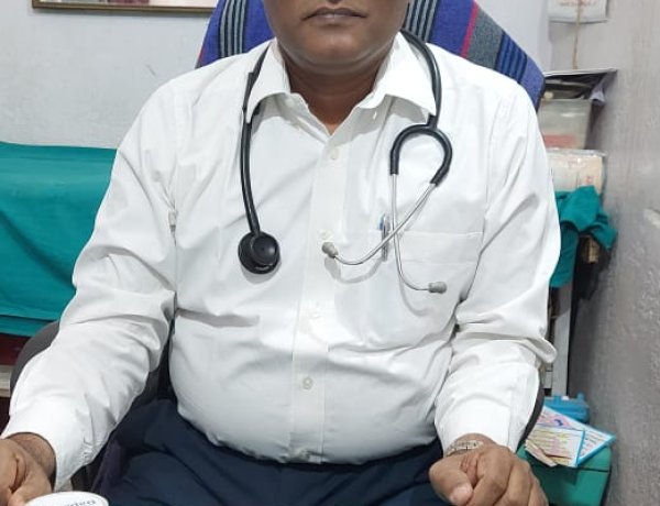 चिकित्सा क्षेत्र में सराहनीय कार्य रहे हैं कोरोना वाॅरियर डॉ.एम. हसनैन