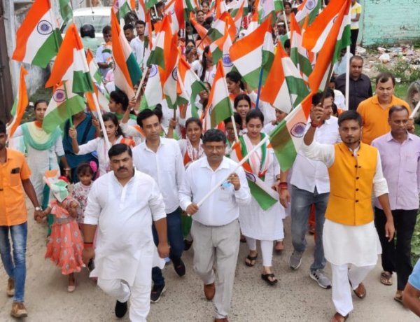 आजादी का 75वीं अमृत महोत्सव जी.डी. पब्लिक स्कूल में हर्षोउल्लास के साथ मनाया गया:-समाजसेवी धर्म शाही