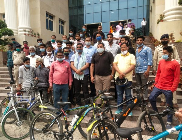 पर्यावरण संरक्षण के लिए वाहनों का उपयोग कम करना जरूरी : अनिल कुमार यादव