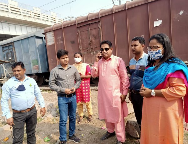 स्वयंसेवी संस्था के प्रतिनिधिमंडल मिले नगर परिषद के सीईओ से