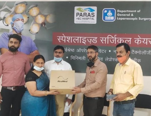 समाजसेवी डाॅली सिंह ने पारस एचईसी अस्पताल को डोनेट किया वेंटिलेटर