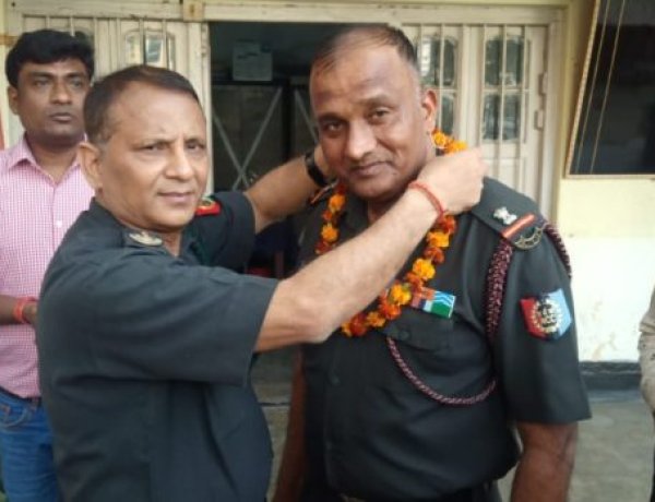 सुबेदार मेजर के स्थानान्तरण पर विदाई समारोह आयोजित