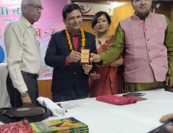 मिर्ज़ा ग़ालिब के जाफ़री को पाटलिपुत्र काव्य महोत्सव सम्मान