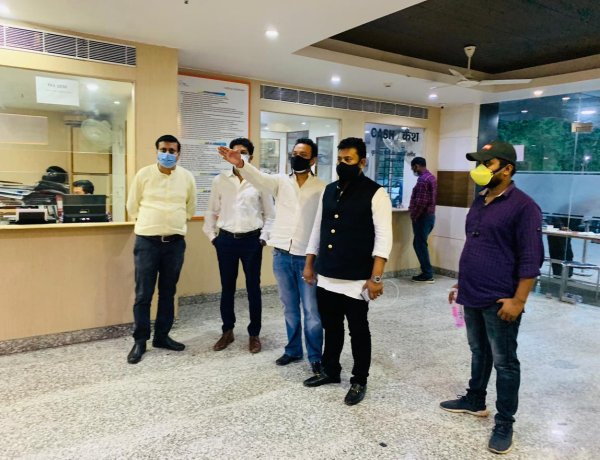 राज अस्पताल में भर्ती कोरोना संक्रमित मरीजों का प्रोफेशनल कांग्रेस ने लिया जायजा