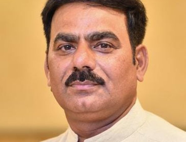 कोरोना वैक्सीनेशन में कुप्रबंधन के लिए केंद्र सरकार जिम्मेदार : शशिभूषण राय