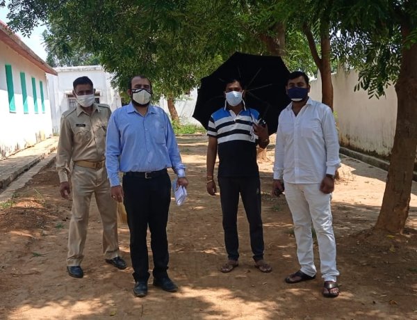 इंडिया यंग फाउंडेशन के सदस्यों ने इंसानियत को नयी उंचाई दी ।