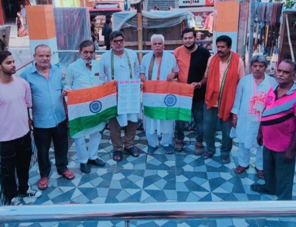 विजयी विश्व तिरंगा प्यारा, झंडा ऊंचा रहे हमारा