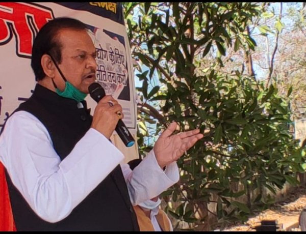 अभ्रक उद्योग से जुड़े ढिबरा मजदूरों को अविलंब आर्थिक सहयोग दे सरकार : सुबोधकांत सहाय