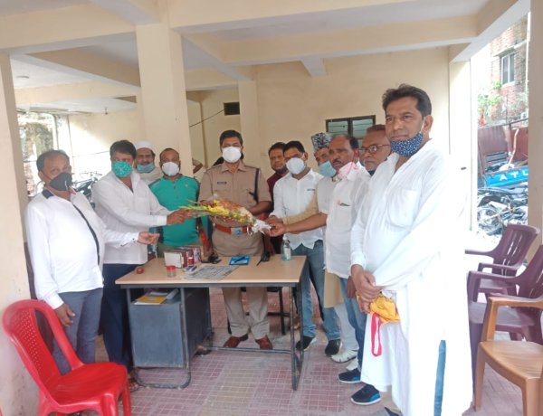 सर्व धर्म सद्भावना समिति ने नवनियुक्त थाना प्रभारी का किया अभिनंदन