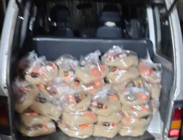 पीड़ितों को खाद्यान्न मुहैया कराने में जुटी है सामाजिक संस्था “आम जनता हेल्पलाइन”