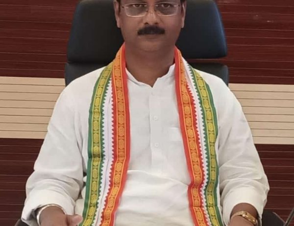 प्रदीप कुमार बलमूचू अपना स्टैंड क्लीयर करें : संतोष कुमार सोनी