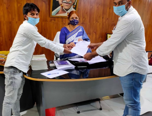 छात्रों की समस्याओं को लेकर कुलपति से मिला एनएसयूआई का प्रतिनिधिमंडल