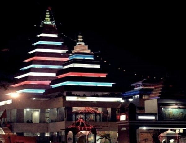 देश का पहला दलित पुजारी का ख़िताब के कारण छिड़ा पटना महावीर मंदिर विवाद ! जानिए क्या है पूरा मामला?