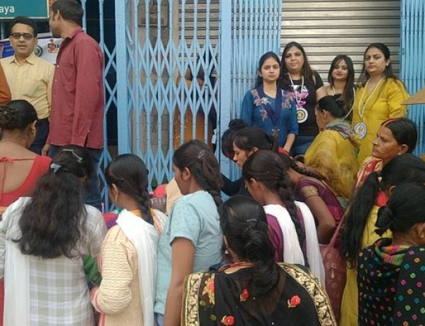 इनरव्हील क्लब ऑफ ओजस्वी ने लगाया जंक सेल, लोगों ने सस्ते दर पर खुब की खरीदारी