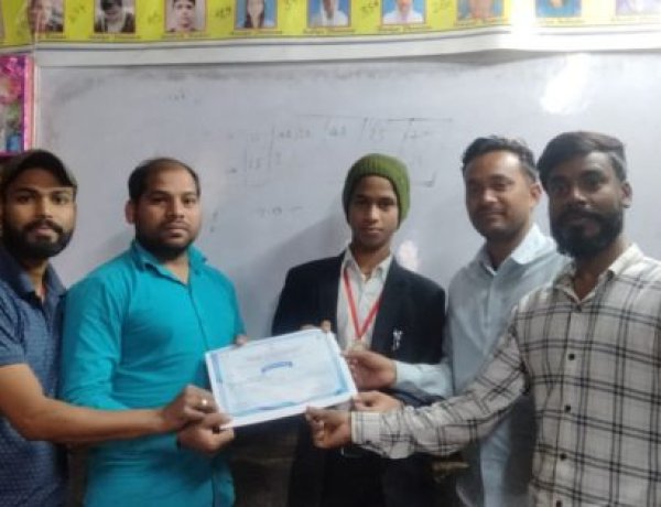 गया इंजीनियरिंग कॉलेज कंपिटीशन में छात्र श्रवण को मिला सफलता:-मो. दाऊद