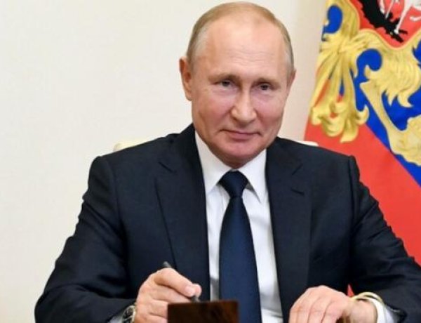 रूस ने बनाया कोरोना की वैक्सीन,राष्ट्रपति पुतिन की बेटी ने भी लिया वैक्सीन।