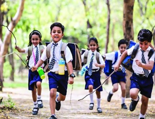 पूरी तरह से सरकारी और निःशुल्क हो शिक्षा।