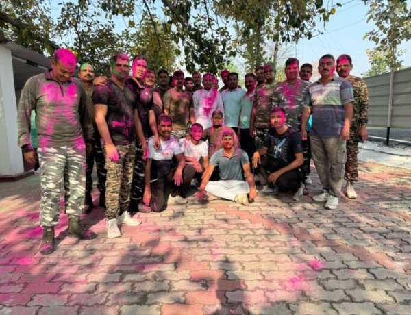 होली के रंग में रंगा सीआरपीएफ, जवानों ने पूरे उत्साह के साथ मनाया रंगो का त्योहार