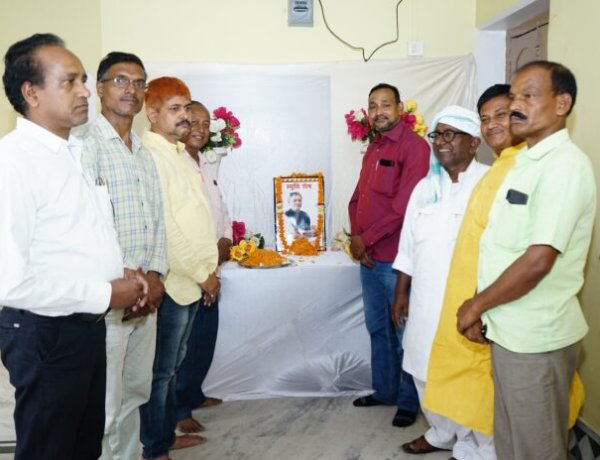 पूर्व उपमुख्यमंत्री सुशील कुमार मोदी के दिवंगत आत्मा की शांति के लिए पटवा टोली मे श्रद्धांजलि सभा का आयोजन किया गया