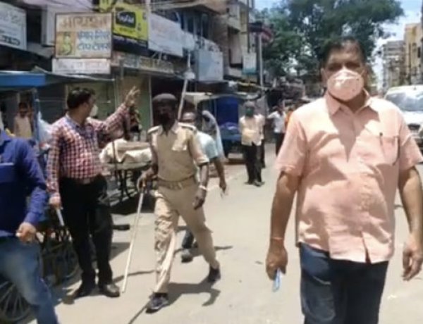 अंचलाधिकारी ने बख्तियारपुर शहर में चलाया मास्क चेकिंग अभियान,वसूला जुर्माना, दुकानें की गई सील….