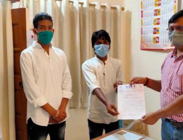 एनएसयूआई के प्रतिनिधिमंडल ने कांके बीडीओ को सौंपा ज्ञापन