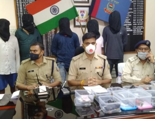 लूट और हत्या के इरादे से राजधानी में आए पाँच शातिर अपराधी गिरफ़्तार ।