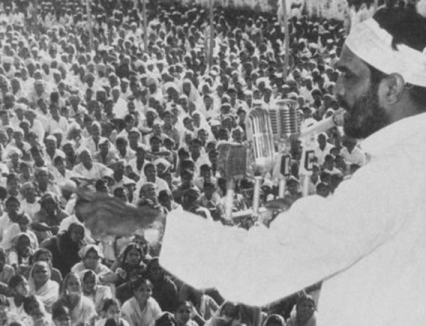 “चंद्रशेखर एक दिन में तीन बार अपने विचार नहीं बदलता”- कभी न अस्त होनेवाला व्यक्तित्व ( चंद्रशेखर )