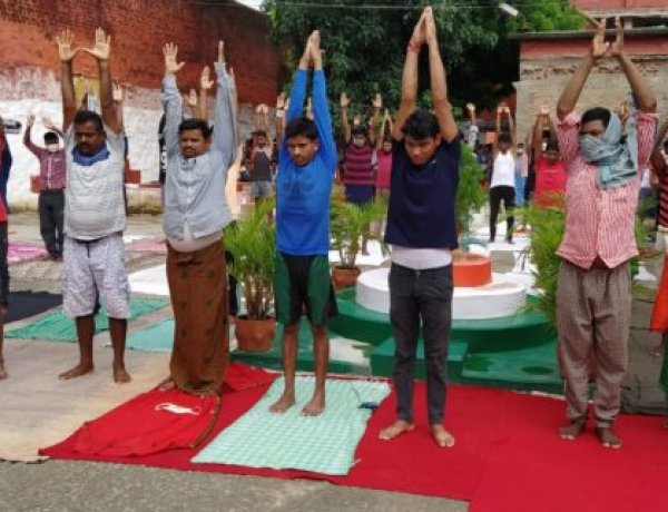 अंतर्राष्ट्रीय योग दिवस पर आर्ट ऑफ लिविंग ने झारखंड के 24 जेलों में कराया ऑनलाइन योग प्रशिक्षण