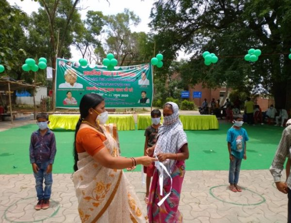 लालू प्रसाद यादव के जन्मदिन पर राजद नेत्री रानी कुमारी ने मास्क