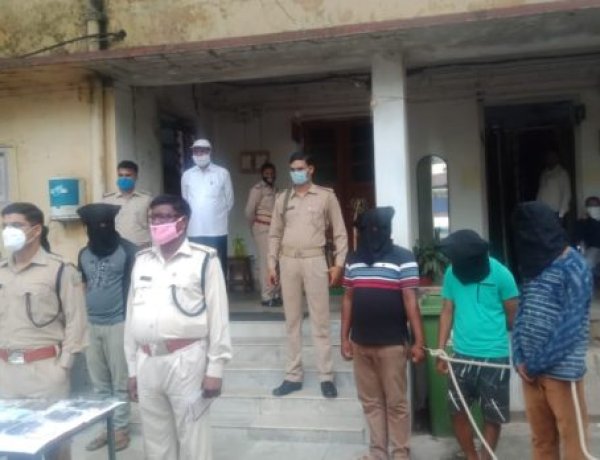देवघर : साइबर अपराध से जुड़े 5 आरोपियों को पुलिस ने किया गिरफ्तार, भेजे गए जेल