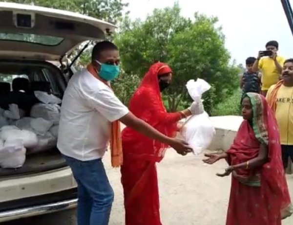 बख्तियारपुर : लॉक डाउन में गरीबों के लिए मसीहा बने केंद्रीय मंत्री रविशंकर प्रसाद