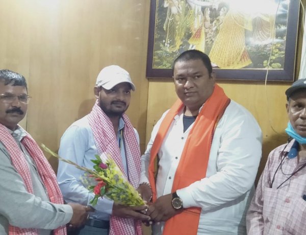 बीमा अभिकर्ता भी समाज के अभिन्न अंग : युवराज पासवान