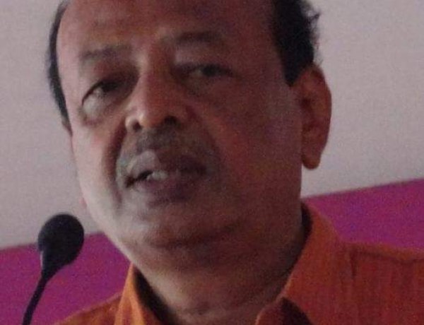 अपनी आलोचना पर प्रेस की सर्वमान्य संस्था थाने में रिपोर्ट लिखाने पहुँच गई!-गुंजन।