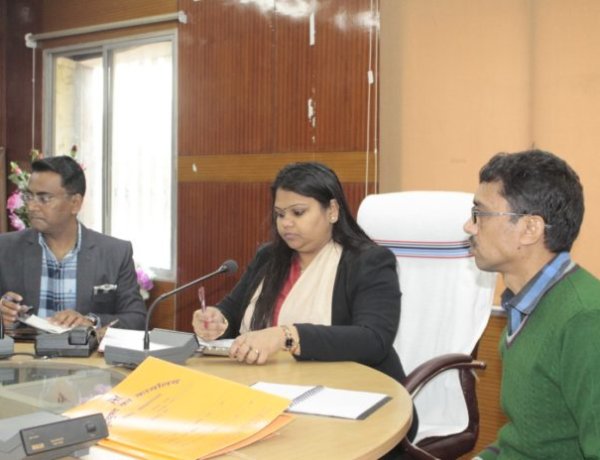 कोरोना से संबंधित चिकित्सक, स्वास्थ्यकर्मी व संक्रमित मरीज की गोपनीयता भंग करना दंडनीय अपराध-उपायुक्त देवघर