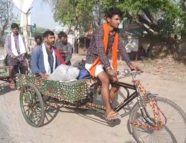 दिल्ली से रिक्शा चलाकर अपने परिवार के साथ बेगूसराय जा रहे मजदूरों ने सुनाई अपनी आपबीती….