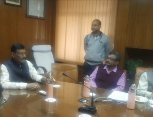 सांसद संजय सेठ के प्रयास से एचईसी में चल रहा आंदोलन हुआ समाप्त