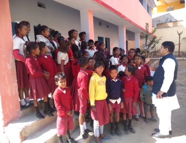 ऑल स्कूल पेरेंट्स एसोसिएशन के अध्यक्ष पहुचे प्राथमिक विद्यालय अरगोड़ा,स्कूली छात्रों से किया सीधा संवाद