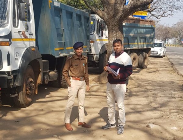 रांची : खनन विभाग की कार्यवाई में अवैध बालू लदा 11 वाहन जब्त ।