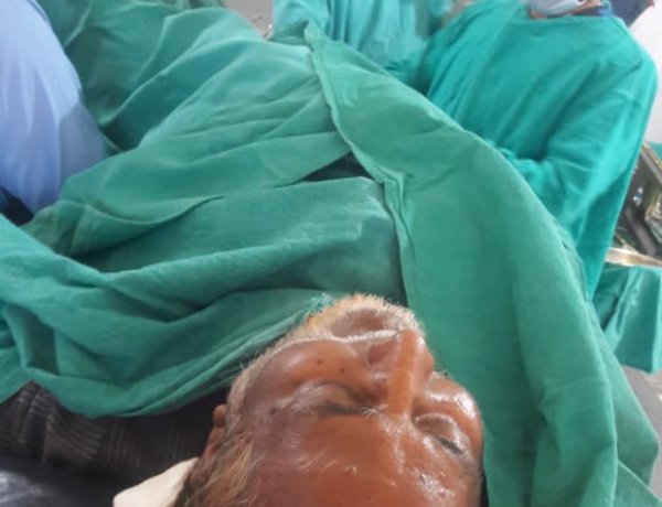 जटिलतम सर्जरी द्वारा कूल्हे की हड्डी का सफल ऑपरेशन