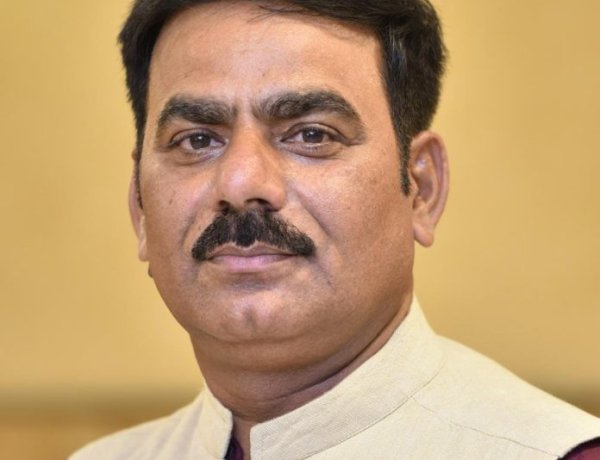 आर्थिक मंदी से उबरने का बजट में कोई प्रावधान नहीं : शशिभूषण राय