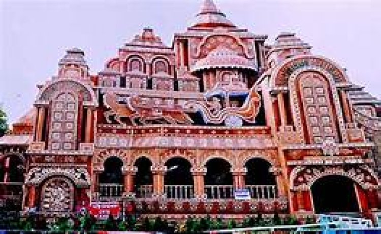 दुर्गा पूजा होगी लेकिन नहीं बनेंगे भव्य पूजा पंडाल,ऑनलाइन दर्शन की सुविधा होगी ।