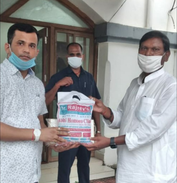 कोरोना से बचाव में सहायक है होमियोपैथिक औषधि आर्सेनिक अल्बा-30 : अर्जुन मुंडा