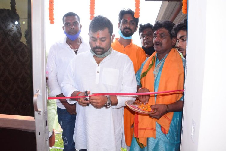 आरएस होम डेकोर शाॅप का शुभारंभ