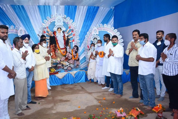 सादगीपूर्ण हुआ उपकार क्लब के पूजा पंडाल का उद्घाटन