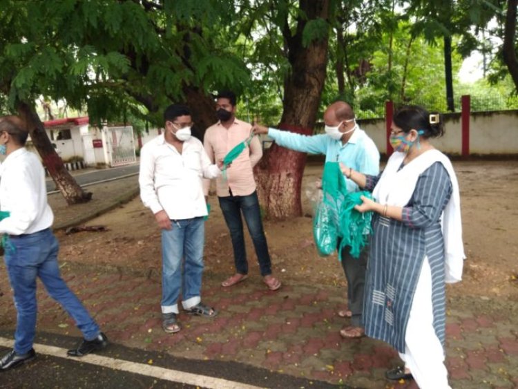 जन शिक्षण संस्थान गया के द्वारा सात सौ मास्क का वितरण किया गया