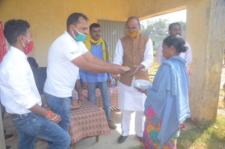 दीपावली के अवसर पर स्वदेशी दीये से घर को करें रौशन : समरीलाल